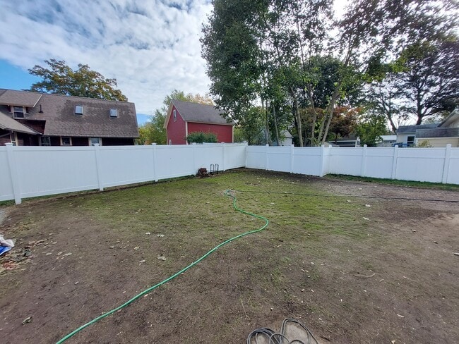 Shared back yard - 1 Dunklee St Unit 1 Dunklee St