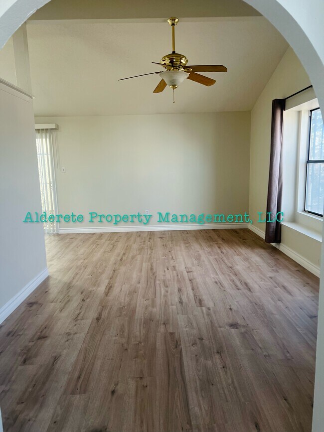 Photo - 9006 Sonya Ave SW