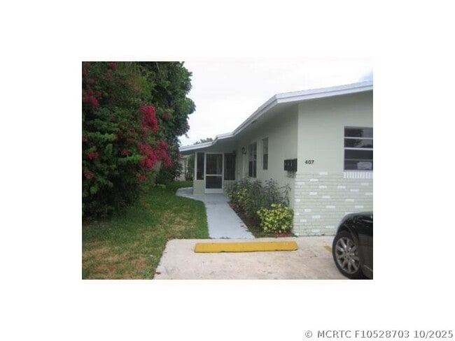 Building Photo - 407 SE 3rd Ave Unit B
