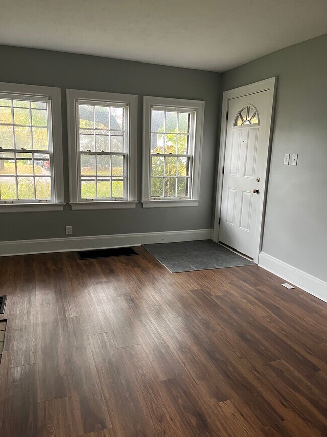 Photo - 929 N Nelson Rd