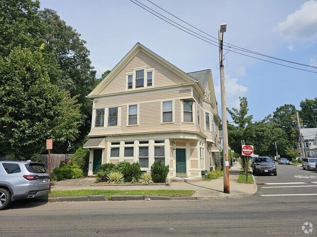 Building Photo - 169 Winchester Ave Unit 3 Rental