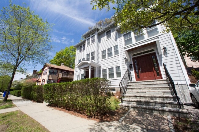 Building Photo - 37 Beaconsfield Rd Unit #1