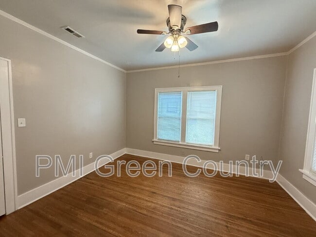Photo - 1223 S Quaker Ave