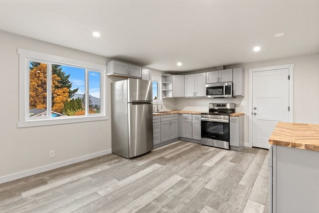 Photo - 460 N James Ave Apartment Unit #A