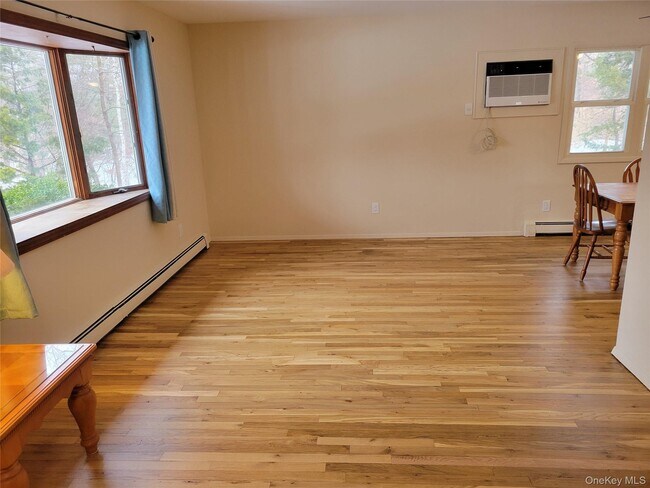 Photo - 71 Cayuga Ave