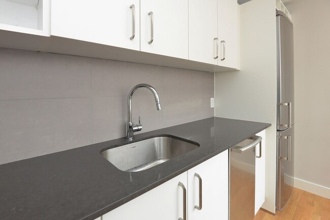 265 Russell Hill Road - 265 Russell Hill Road Unité 704