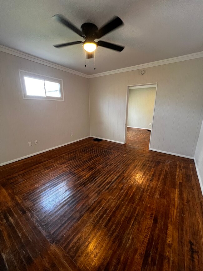 Building Photo - 4414 Ivanhoe Ave Unit 1