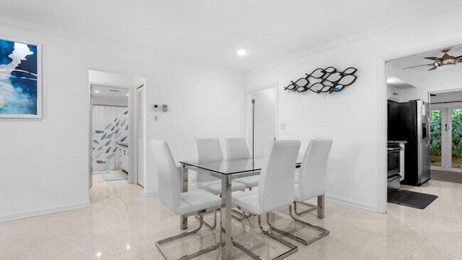 Photo - 410 Venetian Dr