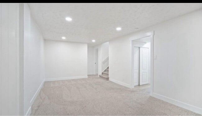 Photo - 446 E Mountain View Dr