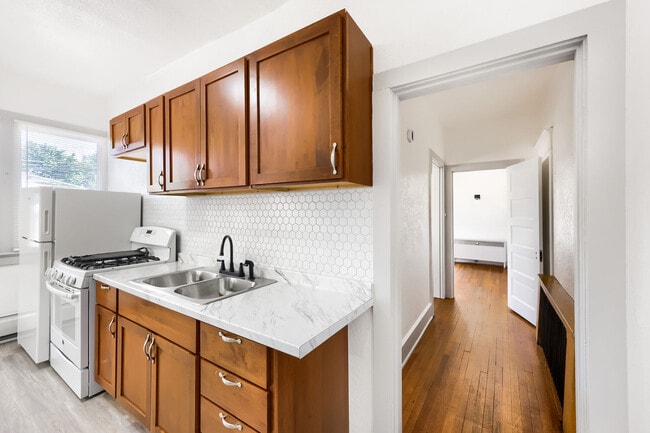 Photo - 2440 E Willamette Ave