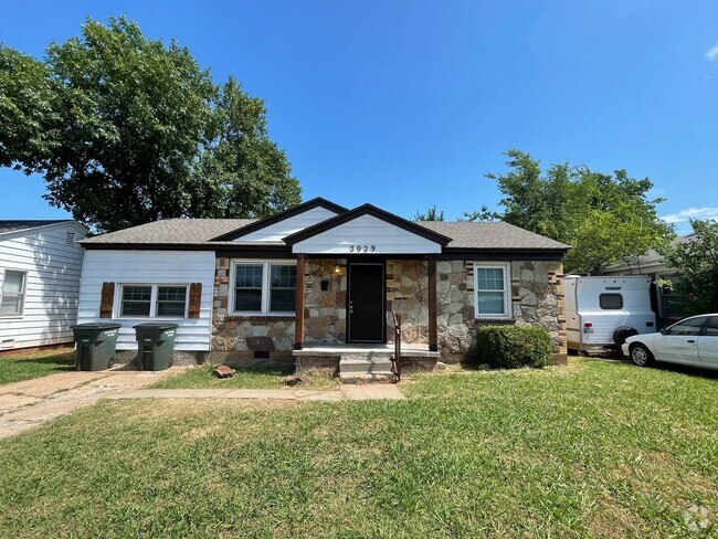 Building Photo - Charming 3-Bedroom, 1-Bath Home with Spaci...