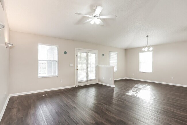 Photo - 3410 Guernsey Ct