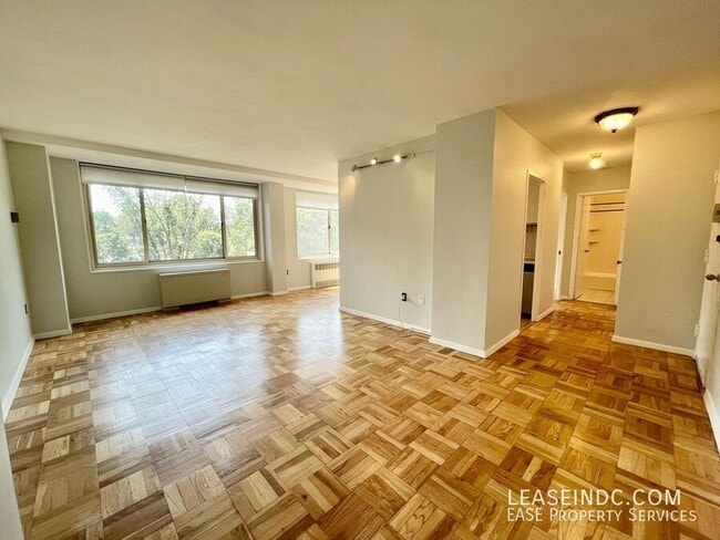 Photo - 4000 Tunlaw Rd NW Unidad #517