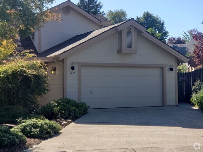 Building Photo - Two-Story Beauty Close to Town Rental