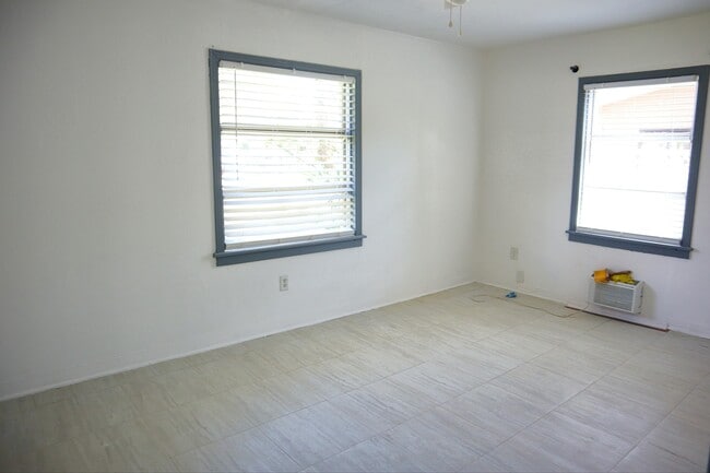 Photo - 1056 NE 34th Ct