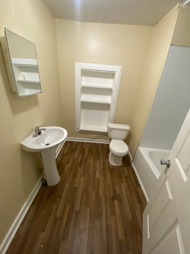 Photo - **ON HOLD**3 Bedroom / 2 Bathroom Home for...