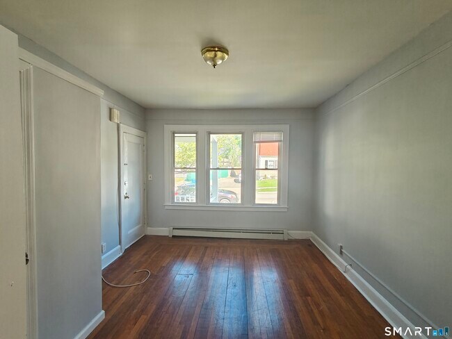 98 Anthony St Unit 1L