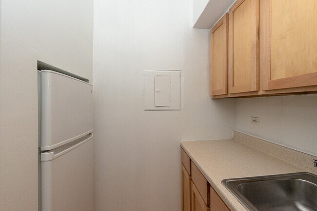 Photo - 562 W Arlington Pl Unit 011
