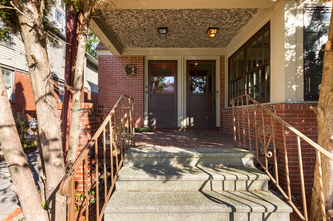 Entry - 72 Dana St Unit 3