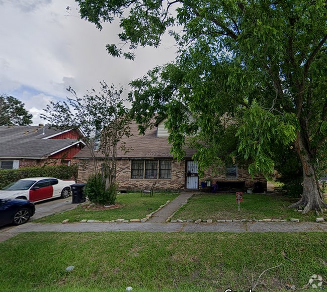 Building Photo - Affordable spacious 6BD/2BA single-family ... Rental