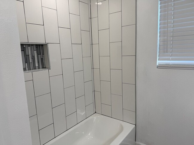 Photo - 2711 E 31st St