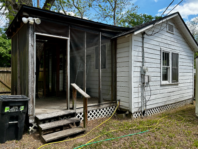 Building Photo - 308-310 S Bobcat Alley Rental