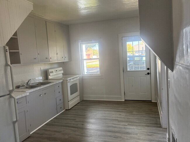 Kitchen - 477 3rd Ave NE Unit 477 3rd Ave NE