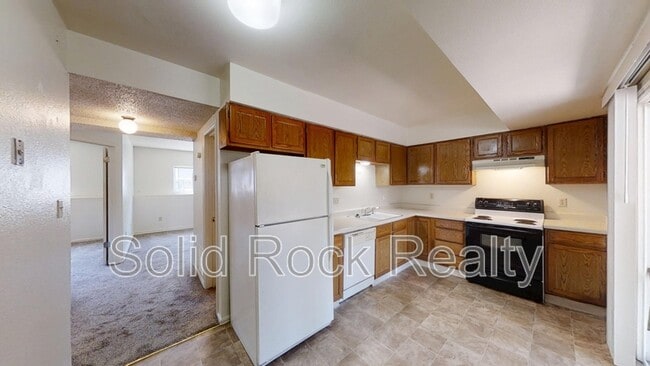 Photo - 445 Van Buren St Unit B