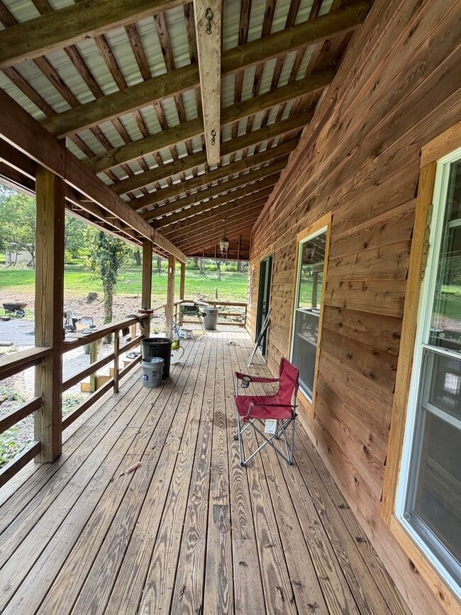 11 Hartman Ln