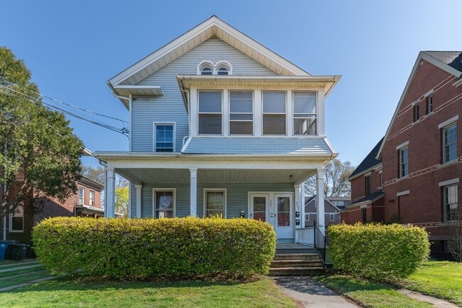 Building Photo - 295-297 Humphrey St Unit 297- 1st