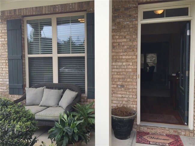 Photo - 123 Kingland St