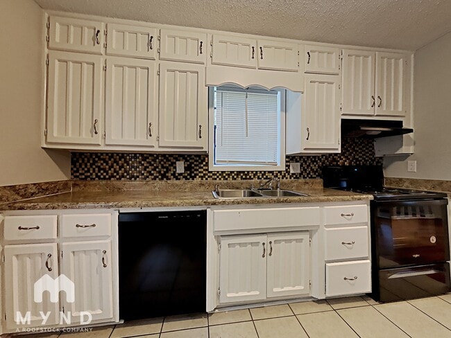 Photo - 2708 Shoemaker St