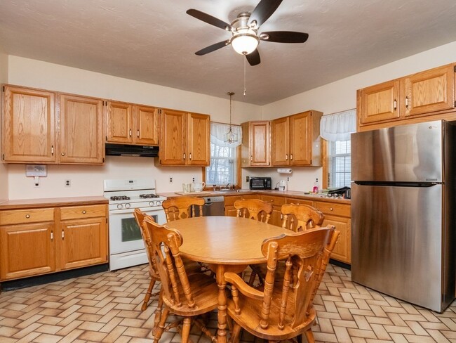 Photo - 18 Taber St House