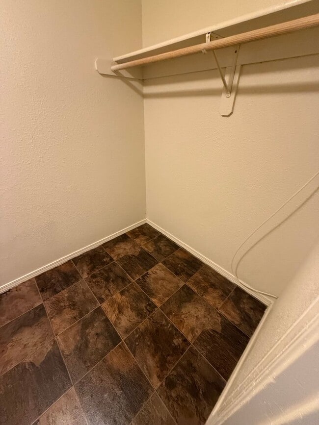 Building Photo - 3 Bed 2 Bath With His & Her Closets upstairs.  Yard Care Included.