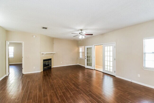 Photo - 8895 Chambore Dr