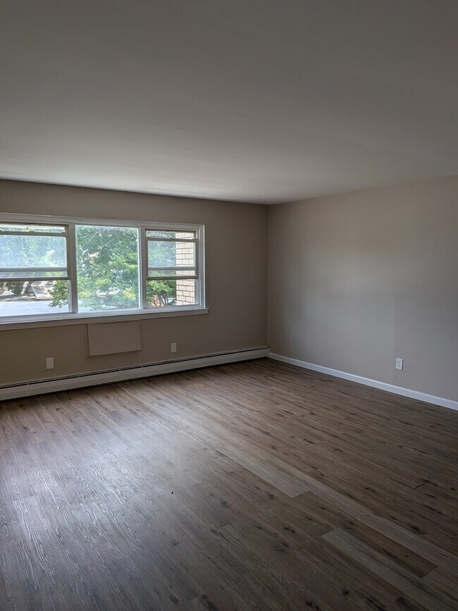 Photo - 204-214 Cleveland St-