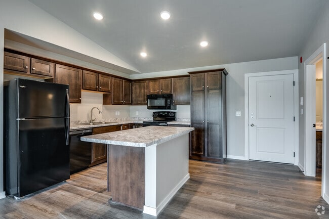 2BR, 2BA - 929SF - Kitchen