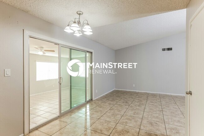 Photo - 3 Bedroom Pet-Friendly Home in Phoenix, AZ with Main Street Renewal