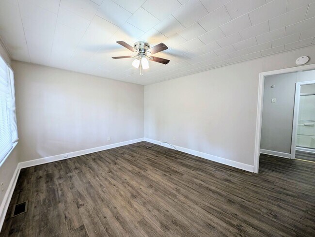 Photo - 213 E Weatherspoon St Unidad B