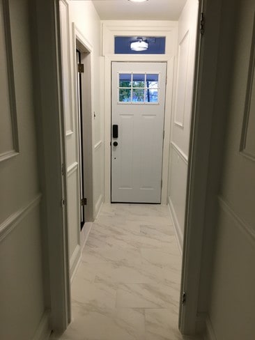 Entrance Hallway - 302 Randolph Ave Unit 2