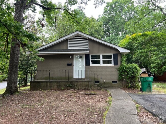 Building Photo - Cozy 2 Bedroom Minutes From Downtown Rental
