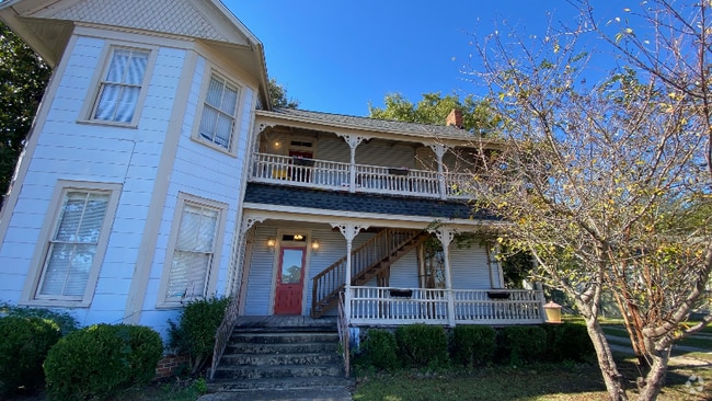 Building Photo - 208 S Trammell St Rental
