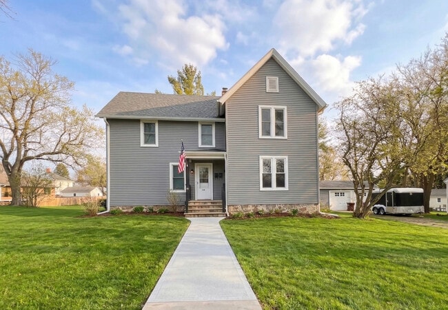 Building Photo - 721 Dean St