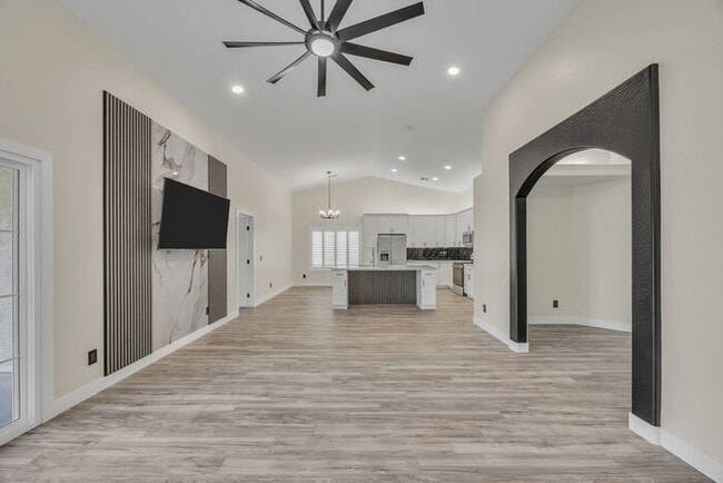 Building Photo - 3283 E Bonanza Rd