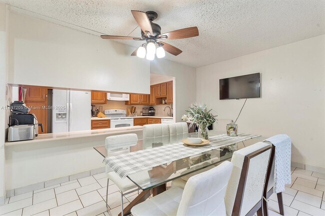 Photo - 20401 NE 30th Ave Unidad 106-8