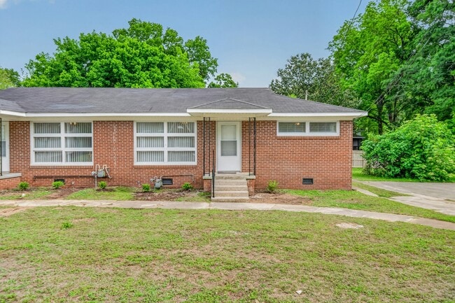 Photo - 506 Hickory St SE