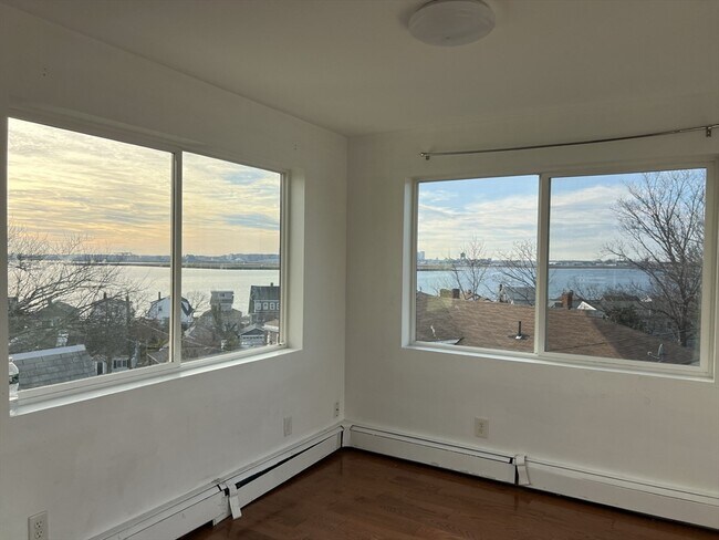 Photo - 49R Siren St Unit 3