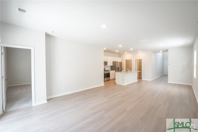 Building Photo - 255 Lillian St Rental