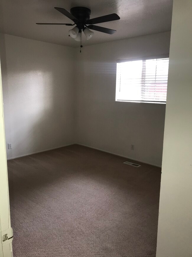 Dormitorio - 1132 Parkview Street