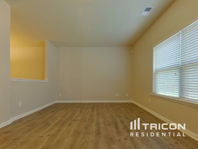 Photo - 3303 Lowland Dr